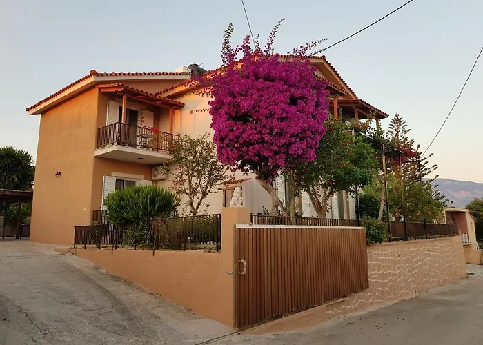 Filippos Apartments \